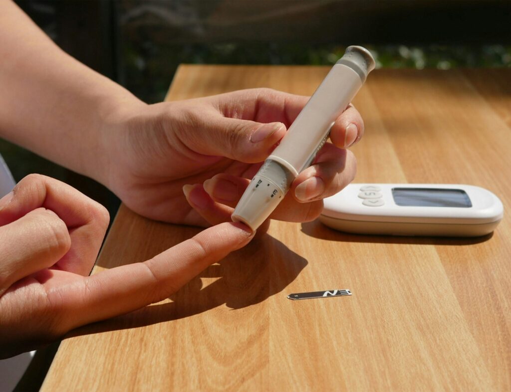 How to ship lancets safely with original packaging, protective cushioning, secure labeling, and tracking